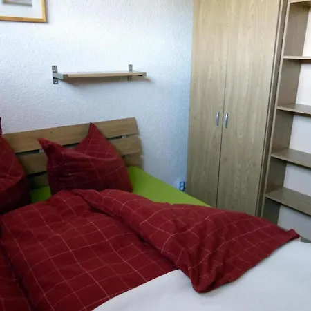Ferienbungalow Mit Terrasse In Einem Kleinen Mit