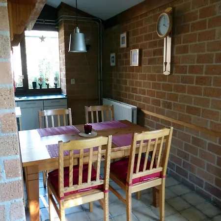 Ferienbungalow Mit Terrasse In Einem Kleinen Mit 펜션 *
