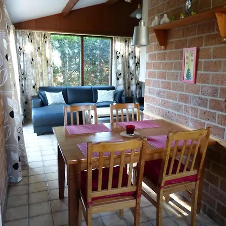 펜션 Ferienbungalow Mit Terrasse In Einem Kleinen Mit