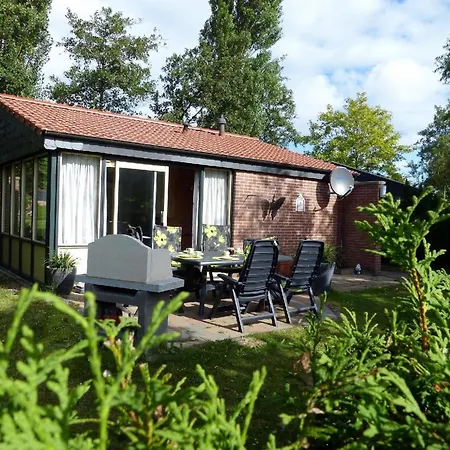 Ferienbungalow Mit Terrasse In Einem Kleinen Mit * Dirkshorn